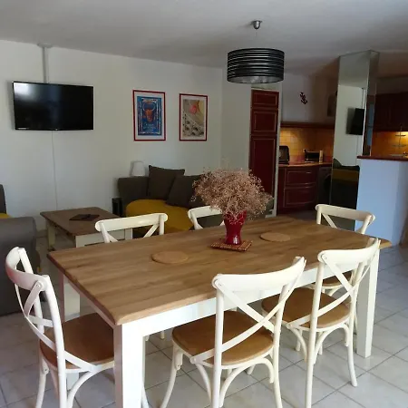 Les Manades Apartment Aigues-Mortes Exterior photo