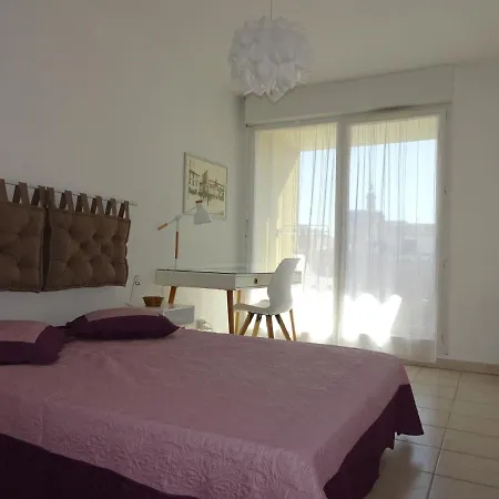 Les Manades Apartment Aigues-Mortes Exterior photo